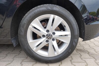 Volkswagen Golf Life 1.0 eTSI  DSG