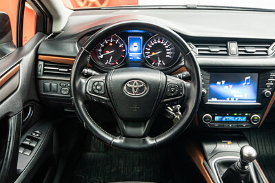 Toyota Avensis 1.8 Premium