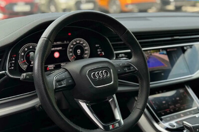 Audi Q8 55 TFSI mHEV quattro Tiptronic