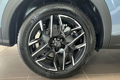Peugeot 5008 Allure e-DCS6 1.2 mHEV