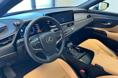 Lexus ES 300h Business Edition