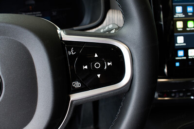 Volvo V90 T6 AWD Plug-In Hybrid Plus Dark