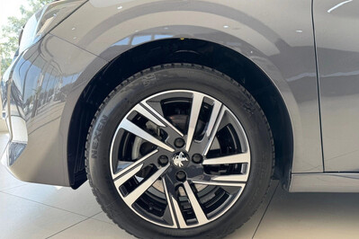 Peugeot 208 1.2 PureTech Allure S&S EAT8