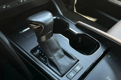 Lexus ES 300h F Sport Design