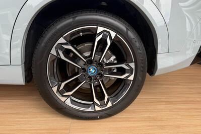 BMW iX2 eDrive20