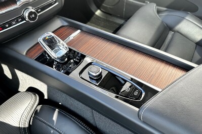 Volvo XC60 T8 Plug-In Hybrid AWD Plus Bright aut