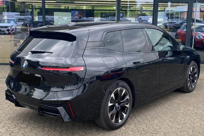 BMW iX xDrive60