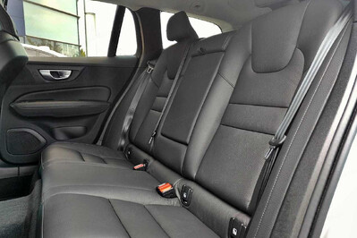 Volvo V60 B4 B Plus Dark