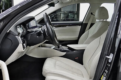 BMW Seria 5 530i GPF xDrive Luxury Line sport-aut