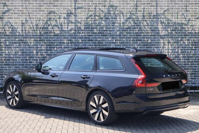 Volvo V90 T6 AWD Plug-In Hybrid Plus Dark