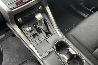 Lexus NX 300h Business Edition AWD