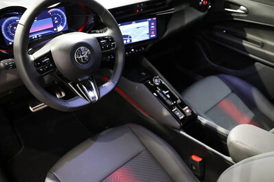 Alfa Romeo Junior Ibrida Q4
