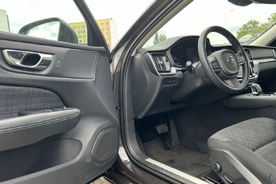 Volvo V60 T6 AWD Plug-In Hybrid Core