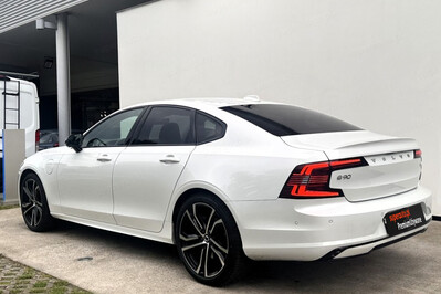 Volvo S90 T8 AWD Plug-In Hybrid Ultimate Dark aut