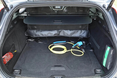 Volvo V60 T8 AWD Plug-In Hybrid R-Design aut