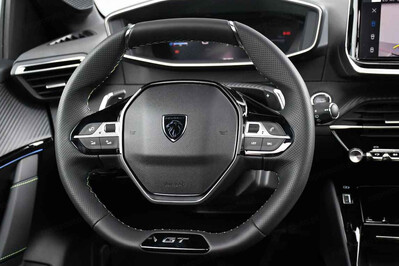 Peugeot 208 GT e-DCS6 1.2 mHEV
