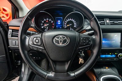 Toyota Avensis 1.8 Premium