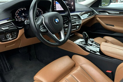 BMW Seria 5 520d xDrive Luxury Line