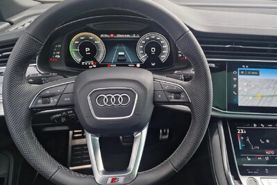 Audi Q8 55 TFSI e PHEV quattro Tiptronic