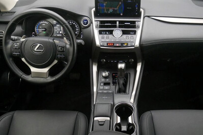 Lexus NX 300h AWD