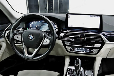 BMW Seria 5 530e xDrive Luxury Line aut
