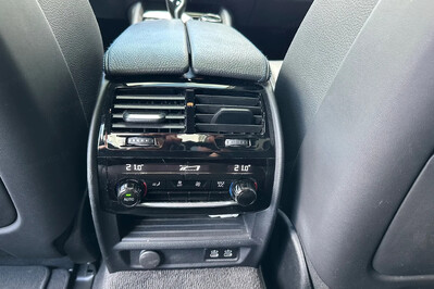 BMW Seria 5 M550i xDrive aut