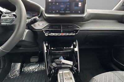 Peugeot 2008 Allure EAT8 1.2 PureTech