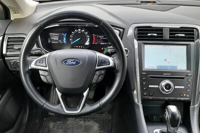 Ford Mondeo 2.0 Hybrid Titanium