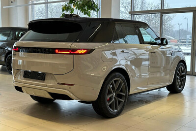 Land Rover Range Rover Sport D300 Dynamic SE
