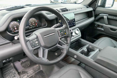 Land Rover Defender 110 D300 X-Dynamic HSE