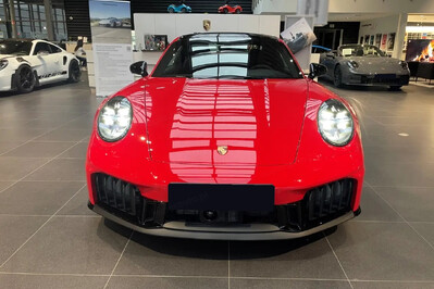 Porsche 911 Carrera 4 GTS