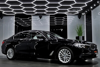 BMW Seria 5 530e xDrive Luxury Line