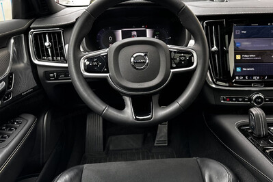 Volvo V90 T8 AWD Plug-In Hybrid R-Design aut