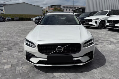 Volvo V90 T6 AWD Plug-In Hybrid Plus Dark