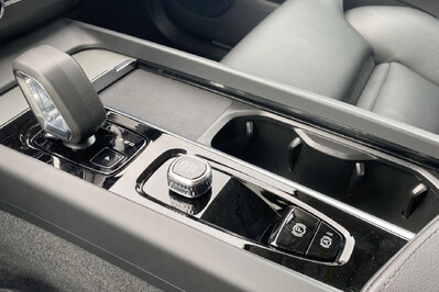 Volvo XC60 B4 B Plus Dark