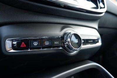 Volvo XC40 B4 Plus Dark