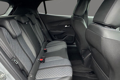 Peugeot 2008 Allure EAT8 1.2 PureTech