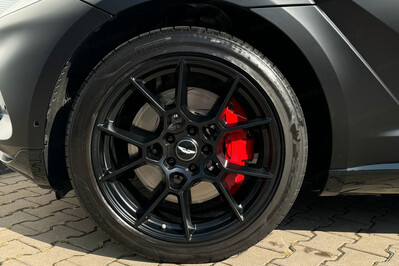 Aston Martin DBX V8