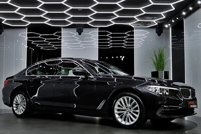 BMW Seria 5 530i GPF xDrive Luxury Line sport-aut