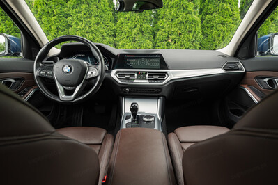 BMW Seria 3 320d xDrive Luxury Line