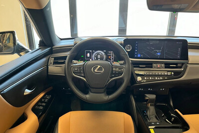 Lexus ES 300h Business Edition