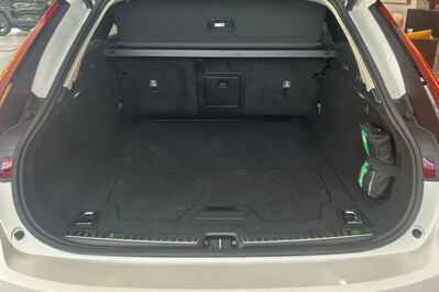 Volvo V90 T6 AWD Plug-In Hybrid Plus Dark