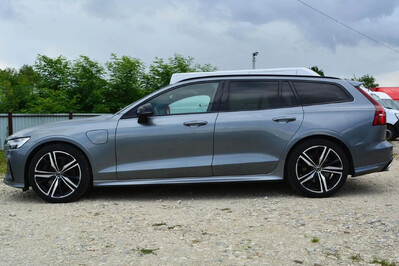 Volvo V60 T8 AWD Plug-In Hybrid R-Design aut
