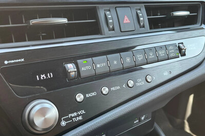 Lexus ES 300h F Sport Design
