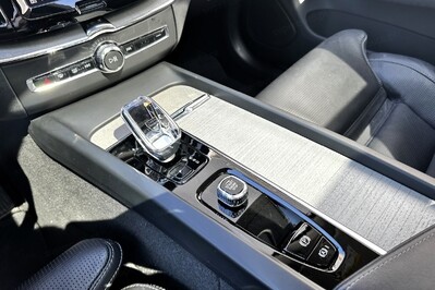 Volvo XC60 B5 B AWD Ultra Dark aut