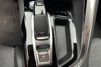 Peugeot 3008 1.2 PureTech GPF Allure S&S EAT8