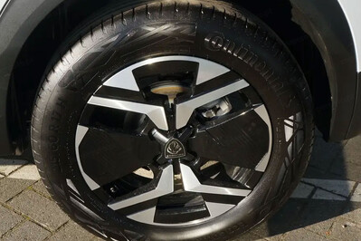 Peugeot 2008 Allure e-DCS 1.2 mHEV