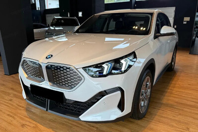 BMW iX2 eDrive20