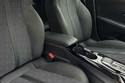 Peugeot 208 GT eDCS 1.2 mHEV