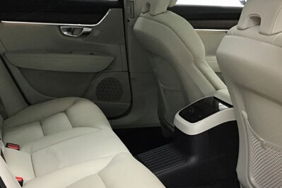 Volvo V90 T8 AWD Plug-In Hybrid Ultra Bright